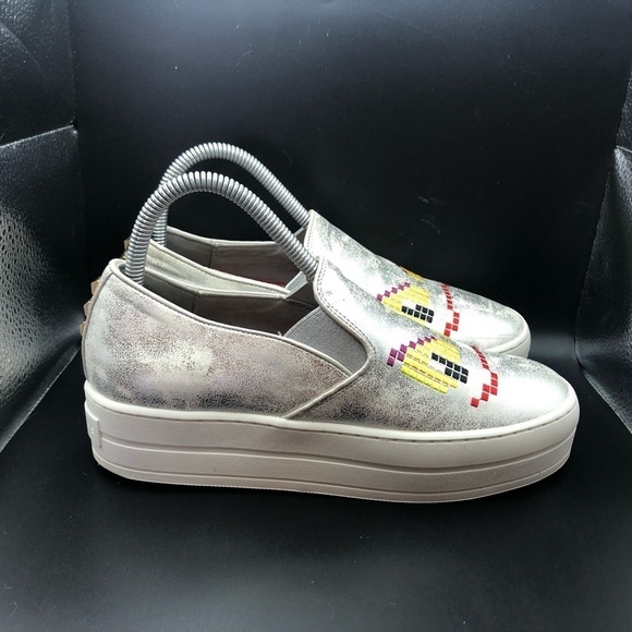 Skechers Video Game Embroidery slip on sneaker size 7 - Picture 2 of 9